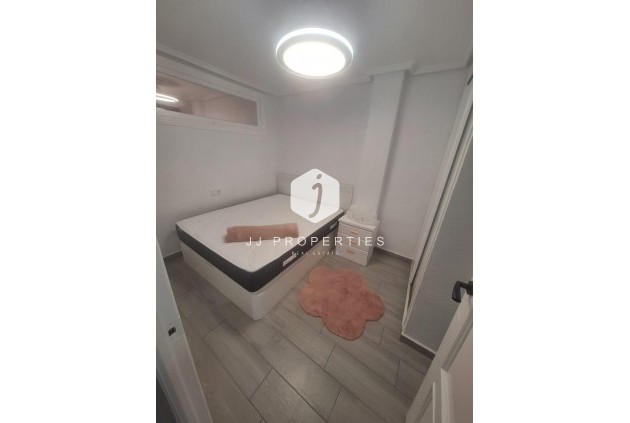Tweedehands - Appartement / flat -
Torrevieja - Playa del Cura
