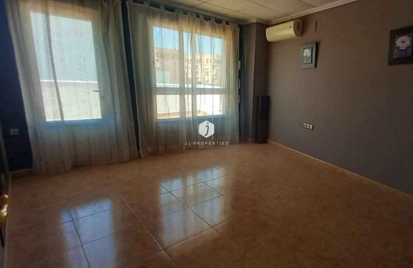 Resale - Chalet -
Torrevieja - Nueva Torrevieja