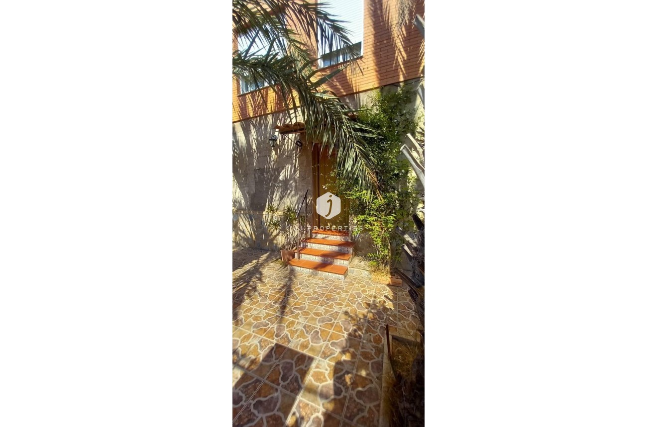 Resale - Chalet -
Torrevieja - Nueva Torrevieja