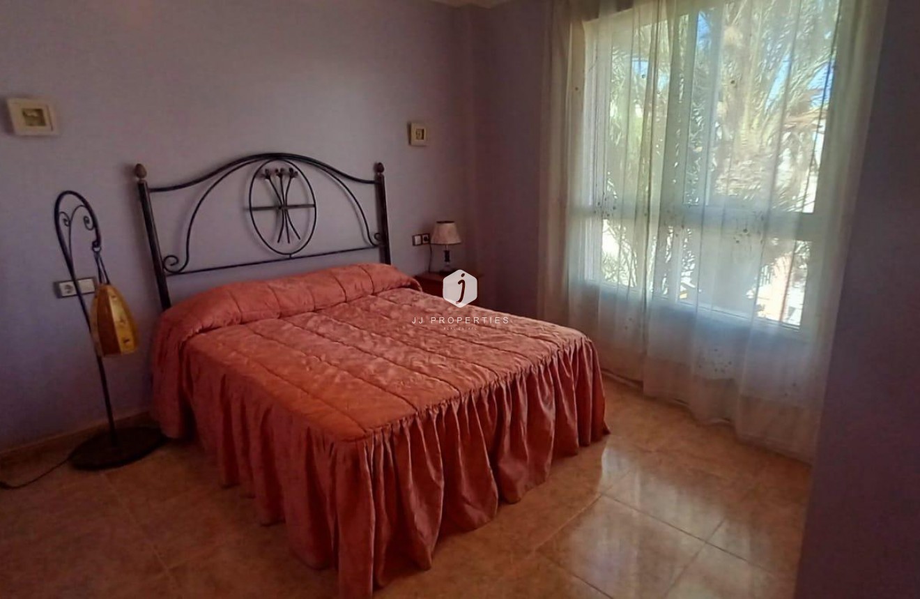 Resale - Chalet -
Torrevieja - Nueva Torrevieja