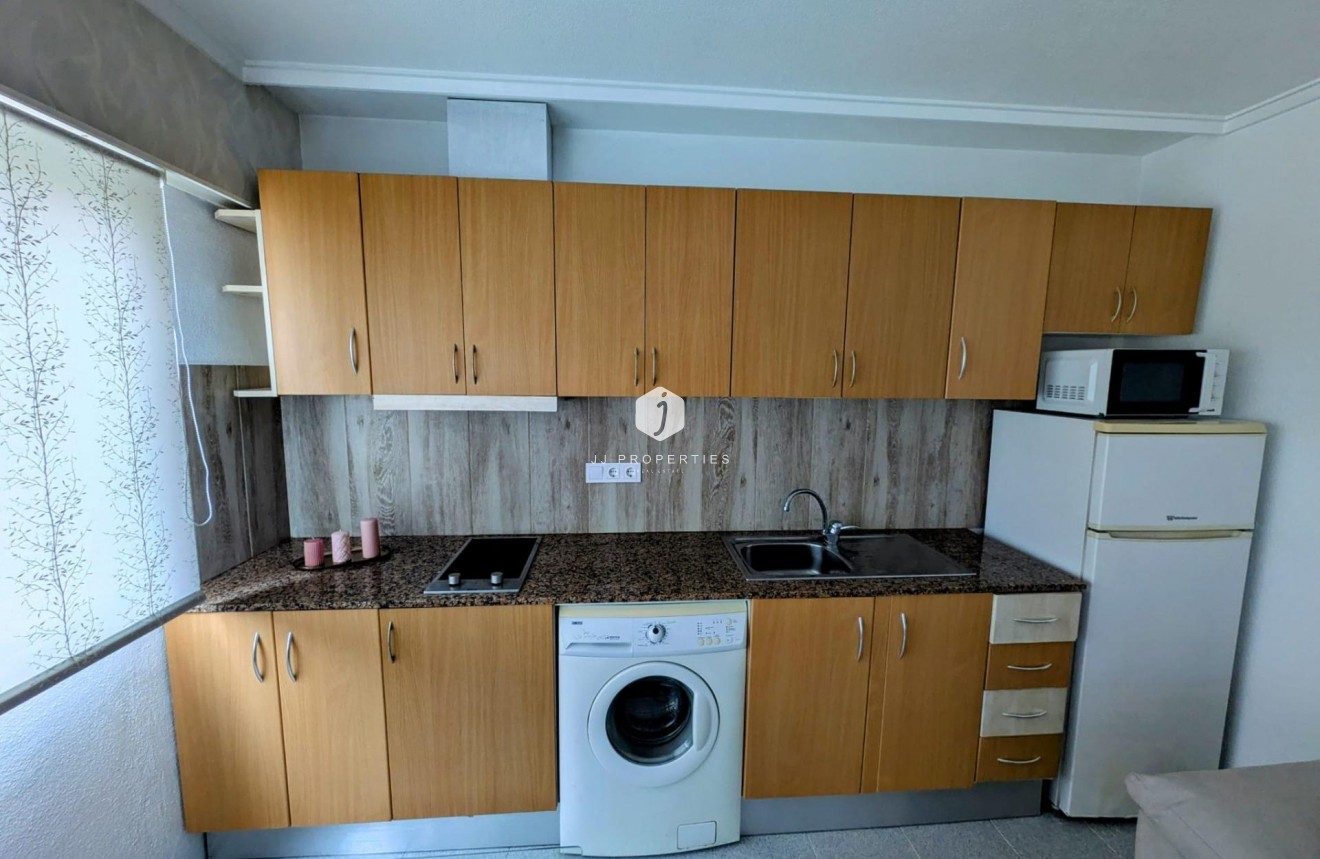 Aus zweiter Hand - Wohnung -
Torrevieja - Estacion de autobuses