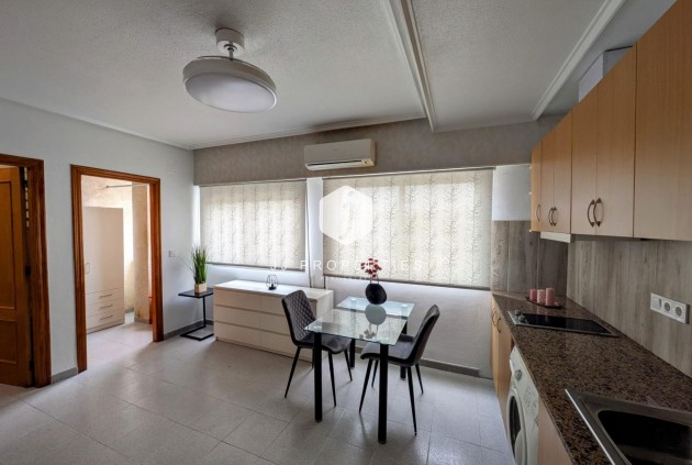 Aus zweiter Hand - Wohnung -
Torrevieja - Estacion de autobuses