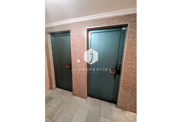 Aus zweiter Hand - Wohnung -
Torrevieja - Estacion de autobuses