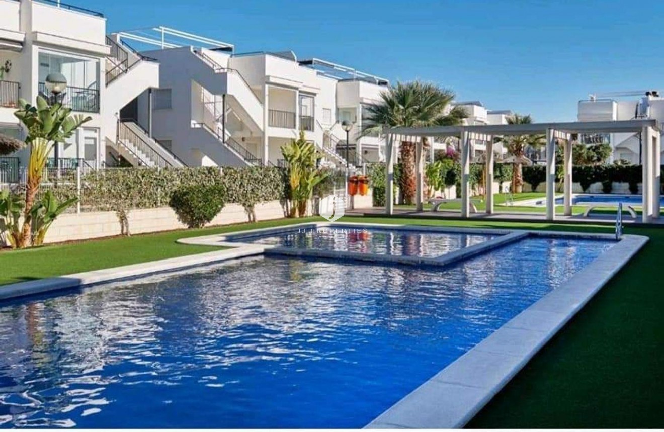 Segunda mano - Bungalow -
Torrevieja - Parque Acuático - Sector 25