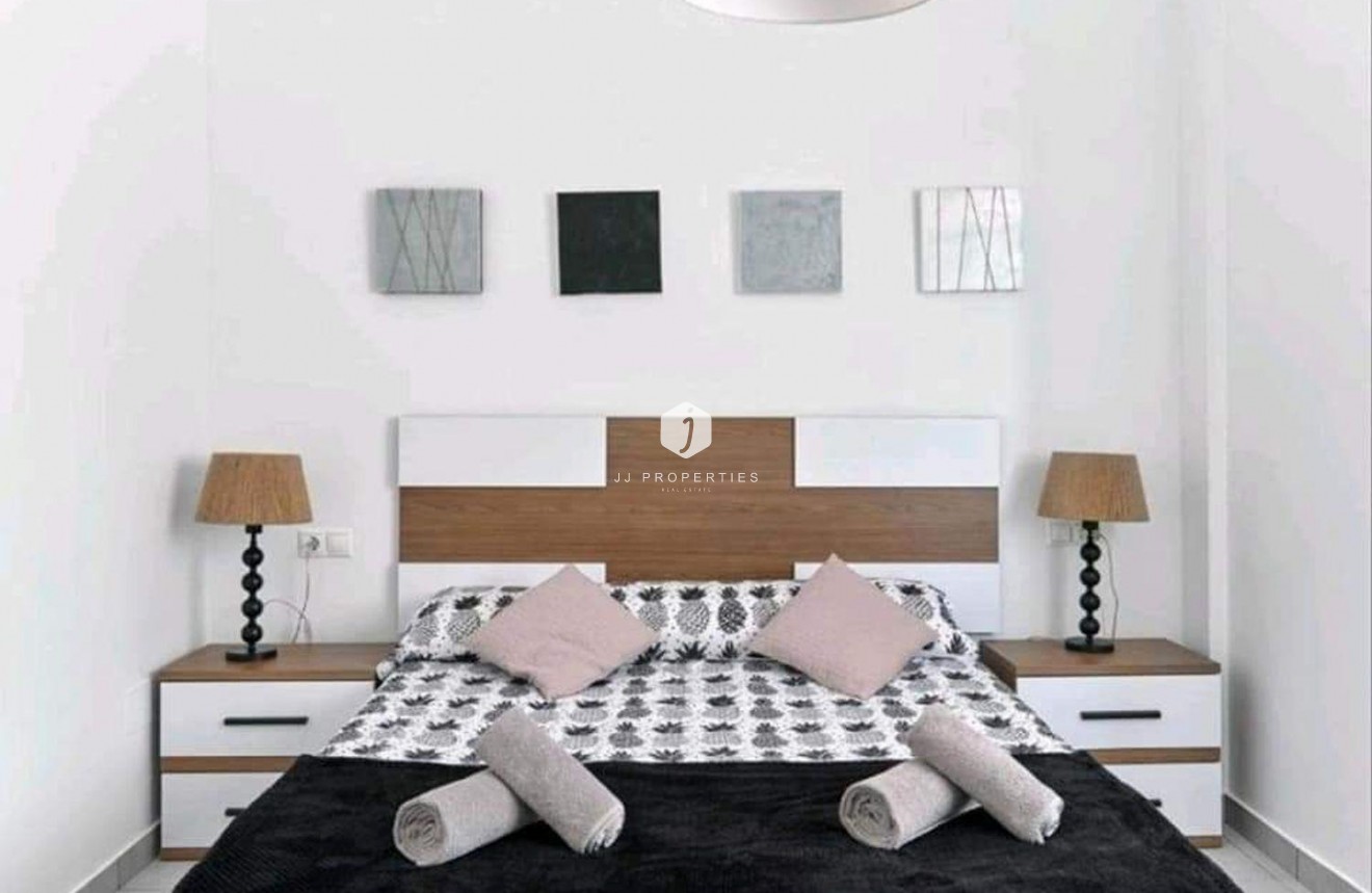 Segunda mano - Bungalow -
Torrevieja - Parque Acuático - Sector 25