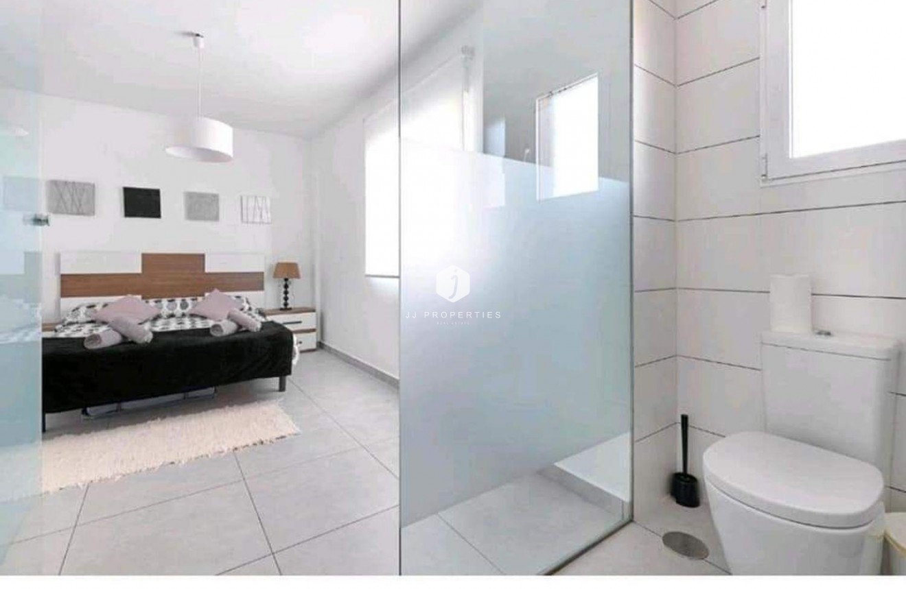 Segunda mano - Bungalow -
Torrevieja - Parque Acuático - Sector 25