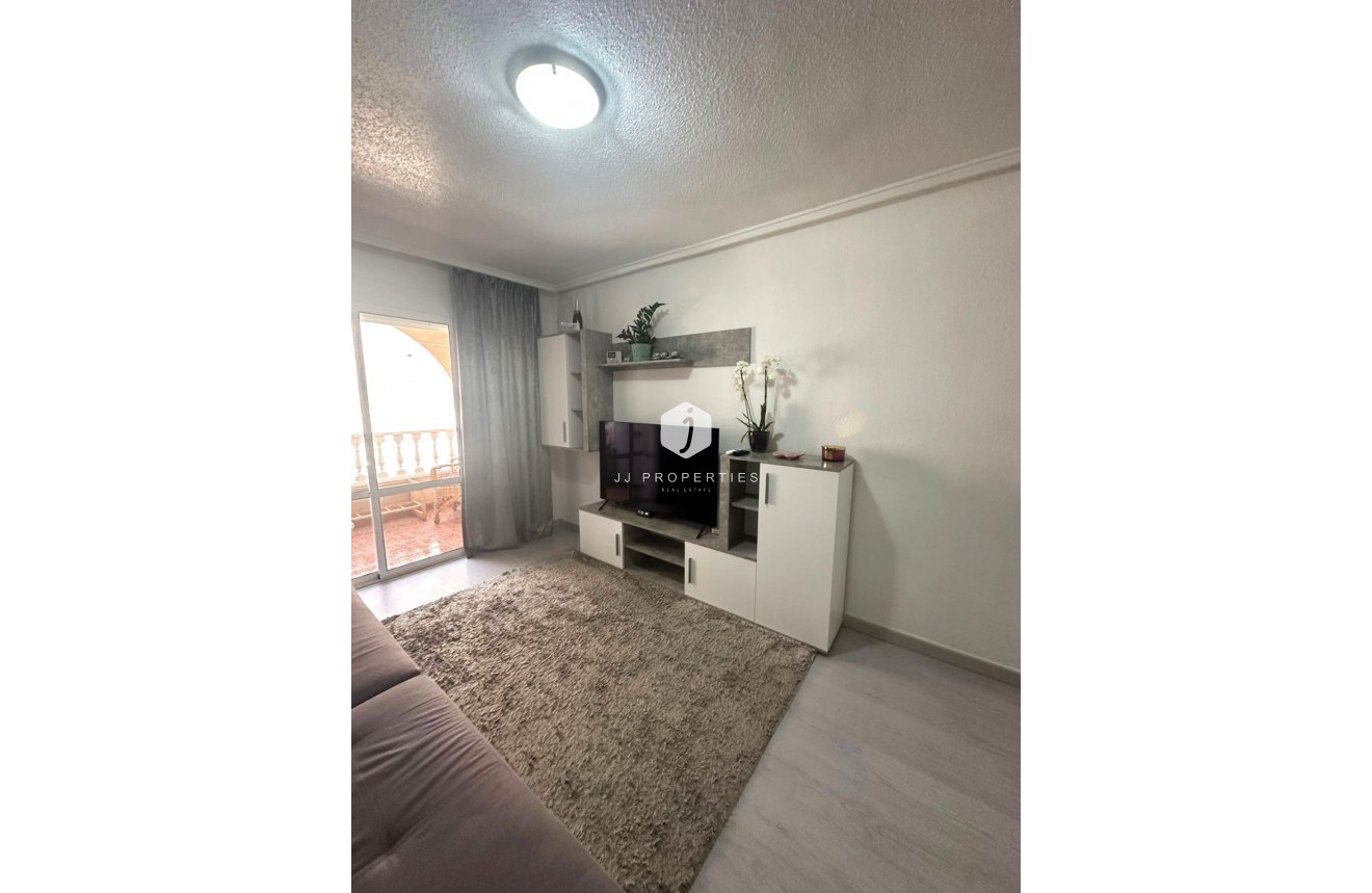 Resale - Apartment / flat -
Torrevieja - Centro