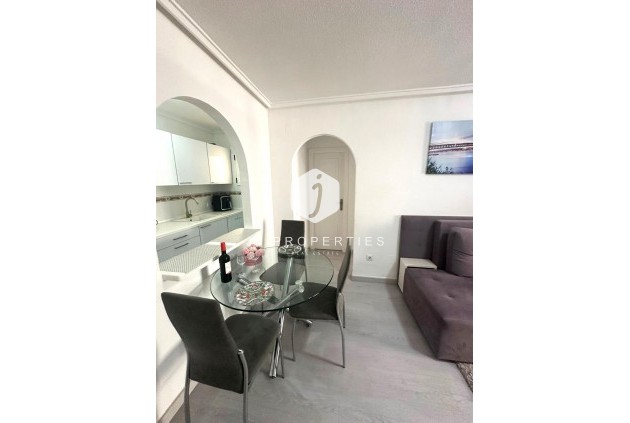 Resale - Apartment / flat -
Torrevieja - Centro