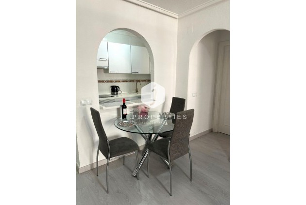 Resale - Apartment / flat -
Torrevieja - Centro