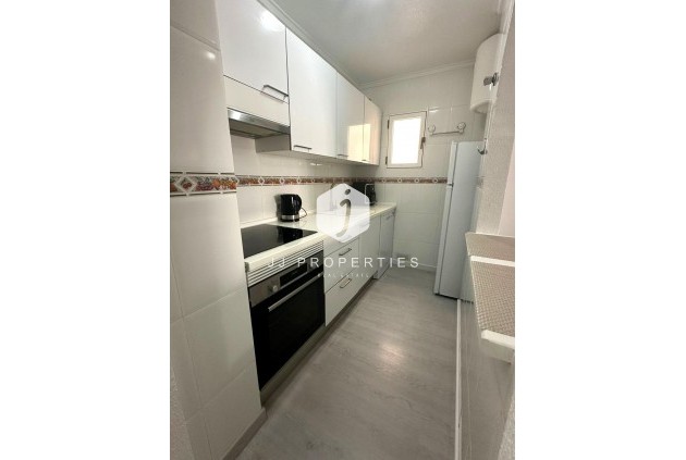 Resale - Apartment / flat -
Torrevieja - Centro