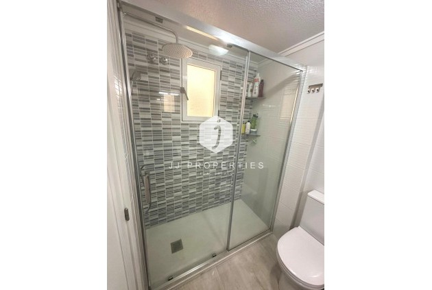 Resale - Apartment / flat -
Torrevieja - Centro