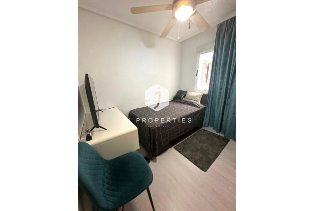 Resale - Apartment / flat -
Torrevieja - Centro