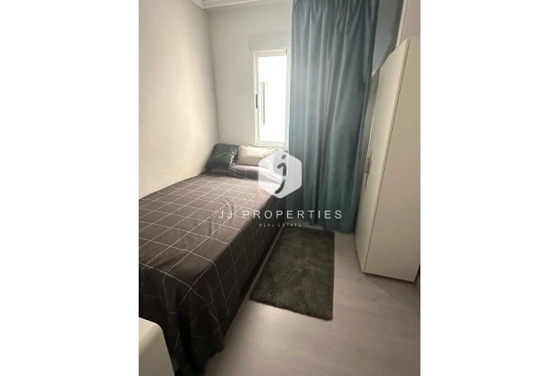 Resale - Apartment / flat -
Torrevieja - Centro