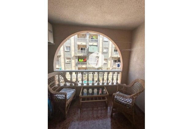 Resale - Apartment / flat -
Torrevieja - Centro