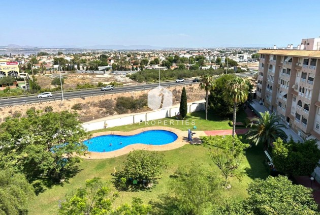 Resale - Apartment / flat -
Torrevieja - Centro