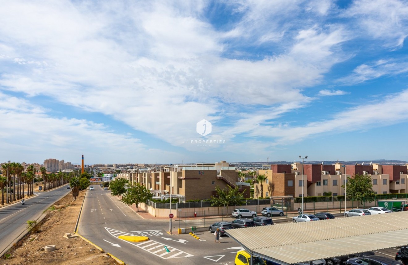 Tweedehands - Chalet -
Torrevieja - Sector 25