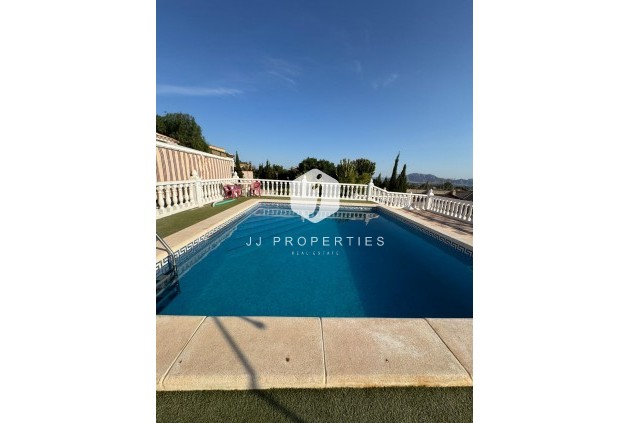 Tweedehands - Villa -
Albatera - Partida Lomas