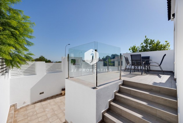 Tweedehands - Villa -
Torrevieja - aguas nuevas