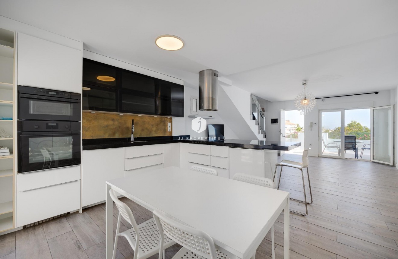 Tweedehands - Villa -
Torrevieja - aguas nuevas