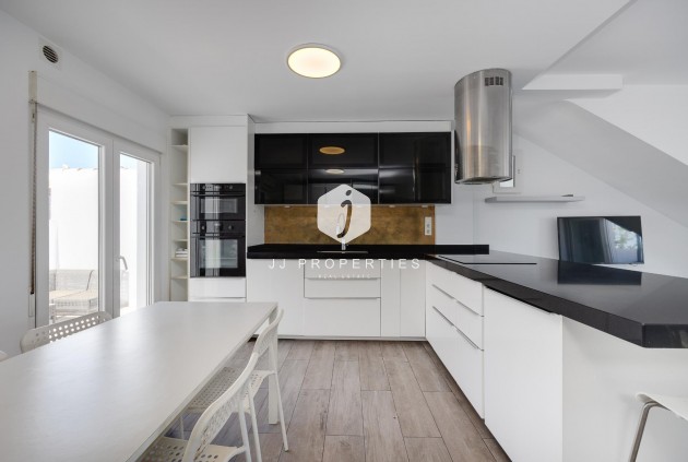 Tweedehands - Villa -
Torrevieja - aguas nuevas