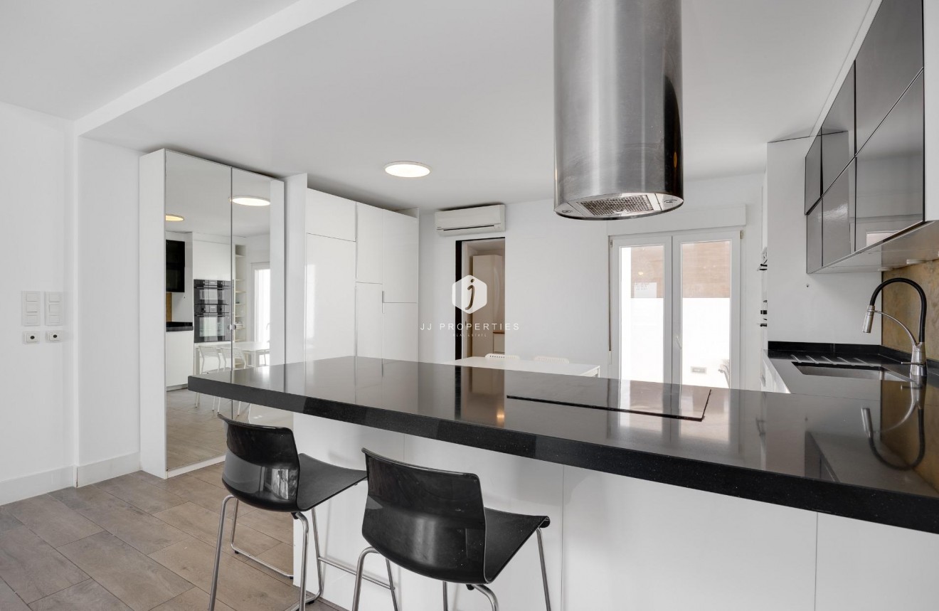 Tweedehands - Villa -
Torrevieja - aguas nuevas