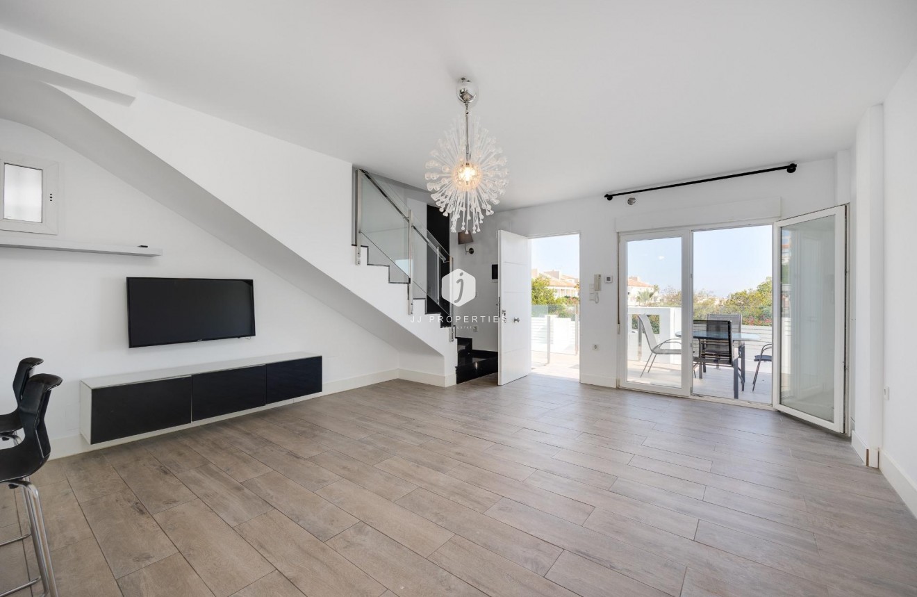 Tweedehands - Villa -
Torrevieja - aguas nuevas