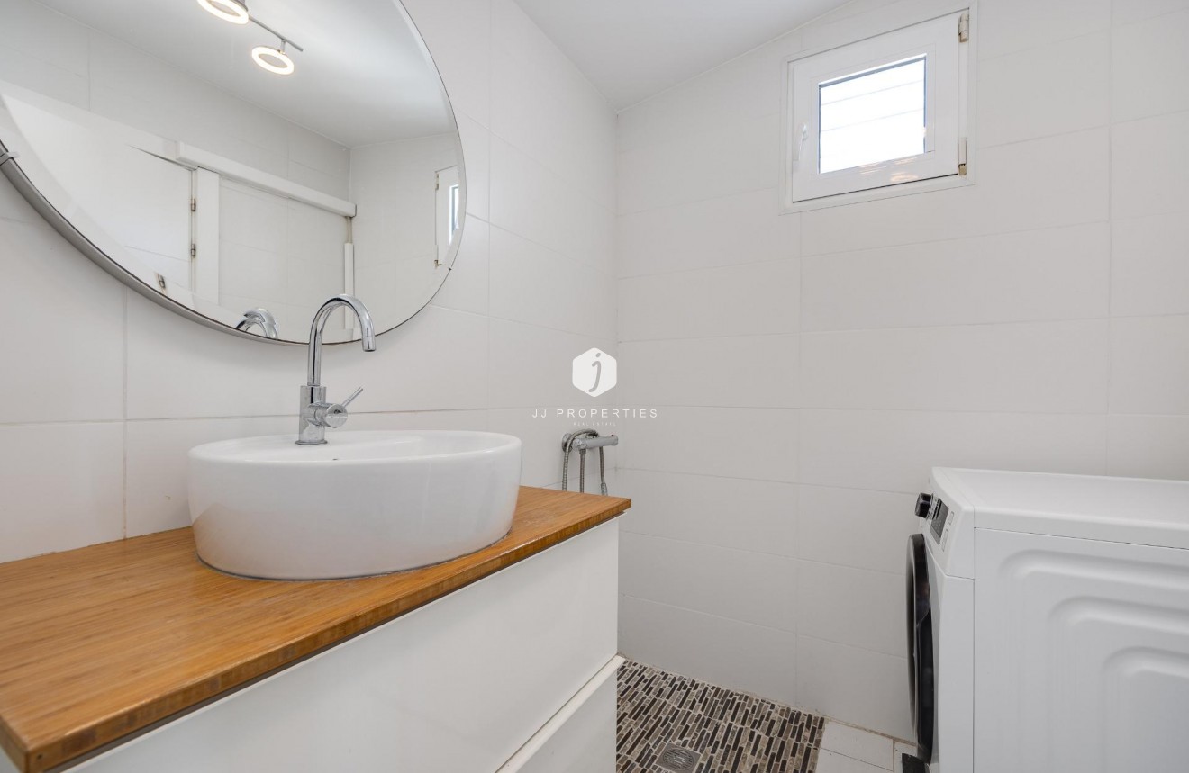 Tweedehands - Villa -
Torrevieja - aguas nuevas