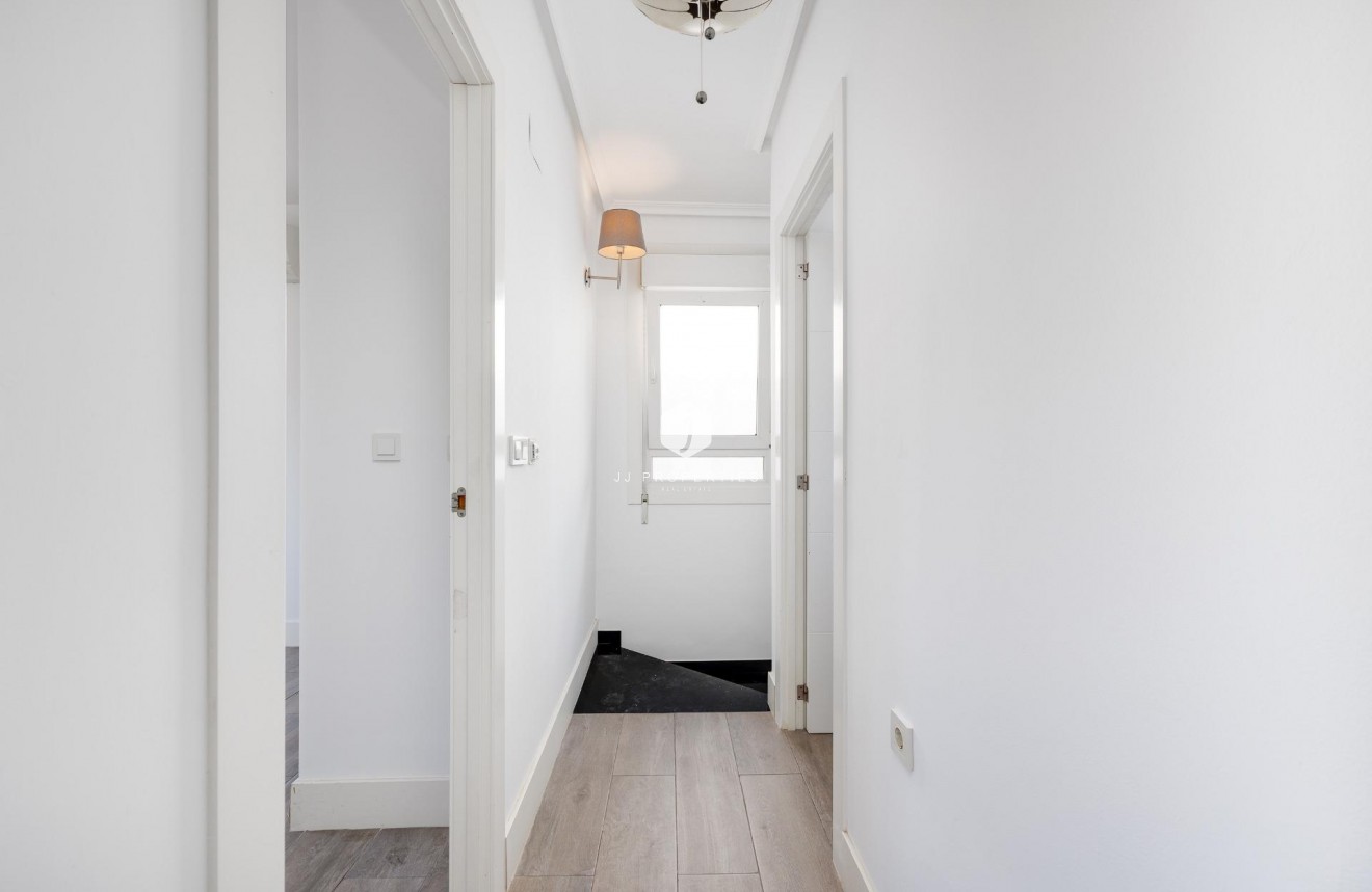 Tweedehands - Villa -
Torrevieja - aguas nuevas