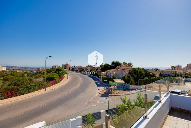 Tweedehands - Villa -
Torrevieja - aguas nuevas