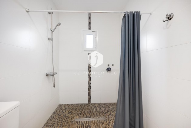 Tweedehands - Villa -
Torrevieja - aguas nuevas