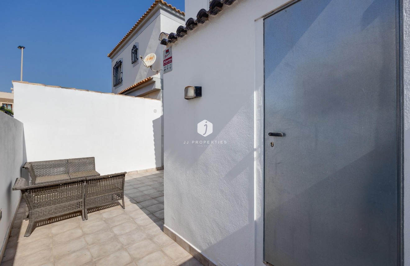 Tweedehands - Villa -
Torrevieja - aguas nuevas