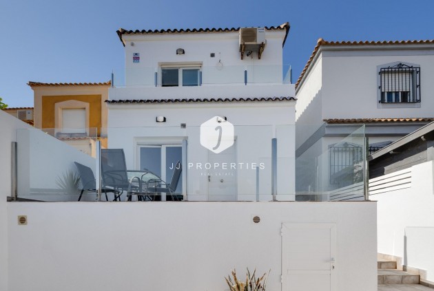 Tweedehands - Villa -
Torrevieja - aguas nuevas