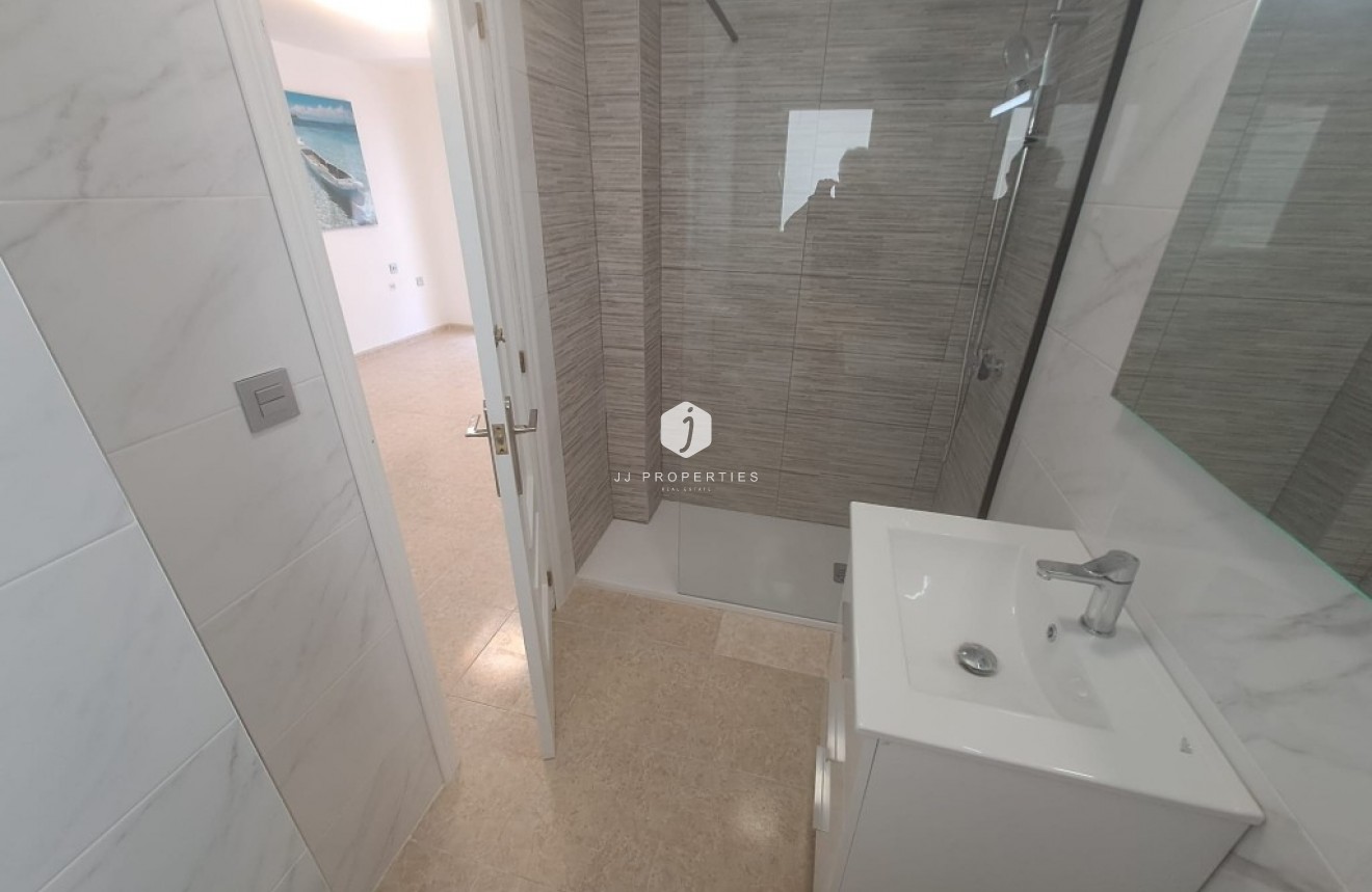 Z drugiej ręki - Mieszkanie w bloku -
Playa del Cura - Costa Blanca