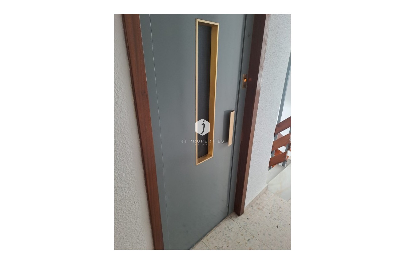 Z drugiej ręki - Mieszkanie w bloku -
Playa del Cura - Costa Blanca