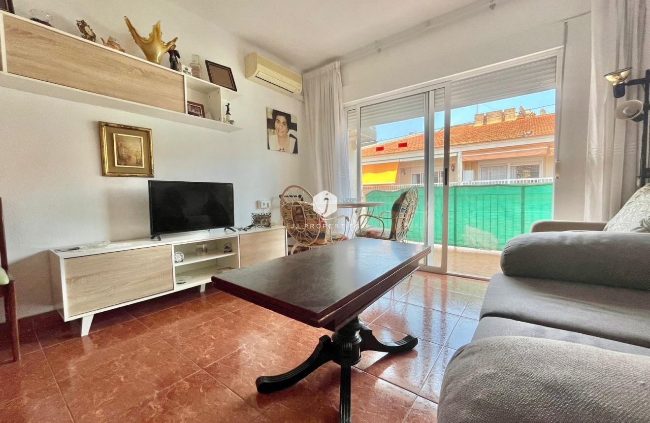 Tweedehands - Appartement / flat -
Torrevieja - Estacion de autobuses