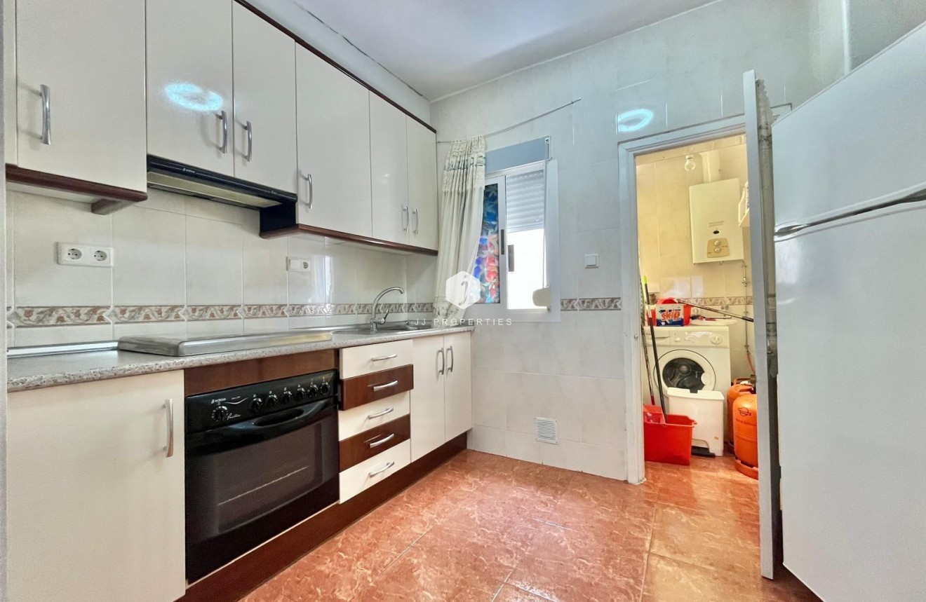 Tweedehands - Appartement / flat -
Torrevieja - Estacion de autobuses