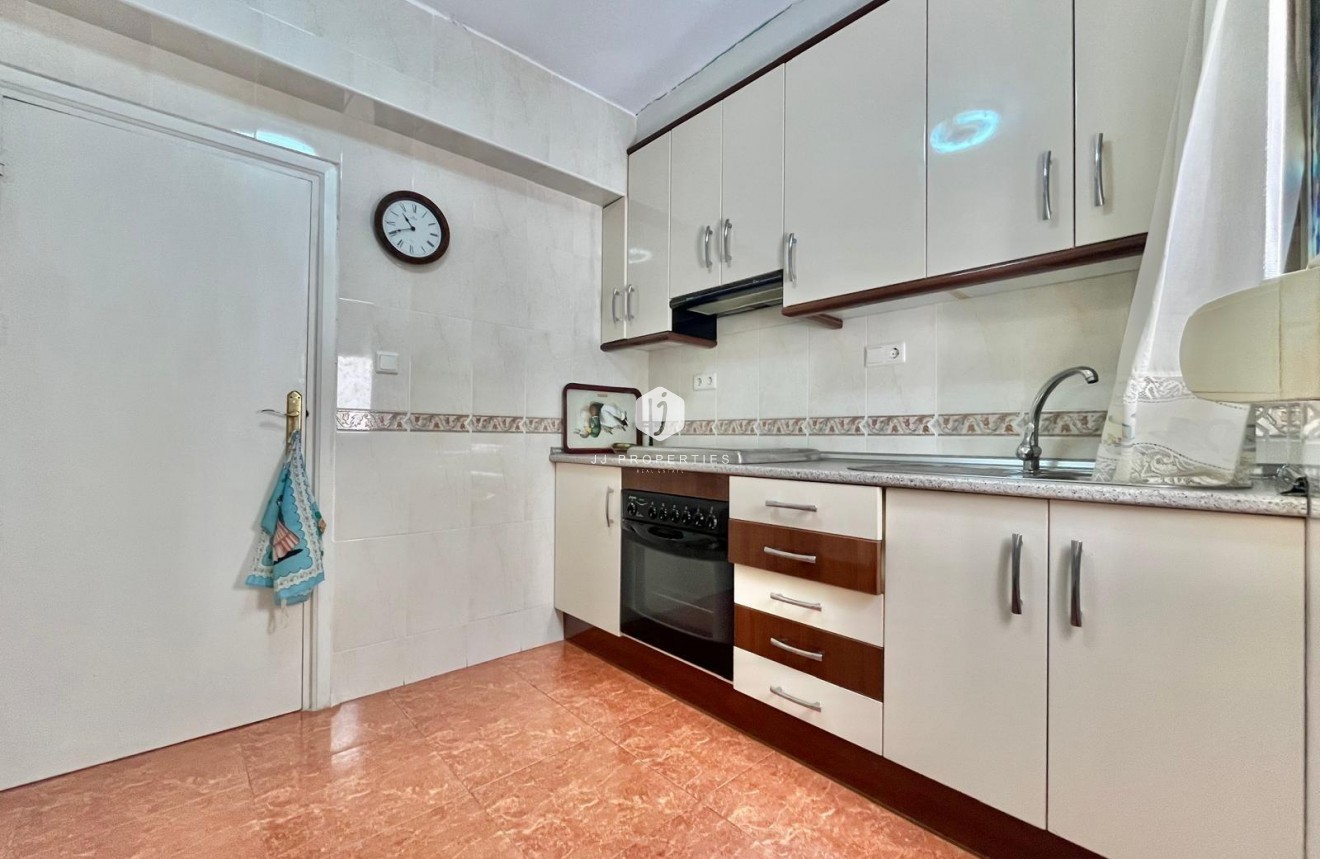 Tweedehands - Appartement / flat -
Torrevieja - Estacion de autobuses