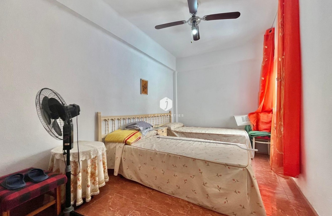 Tweedehands - Appartement / flat -
Torrevieja - Estacion de autobuses