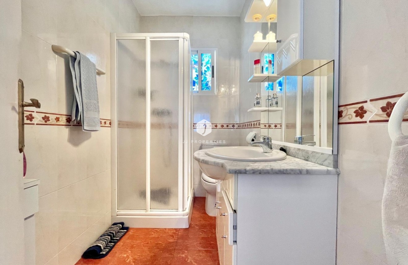 Tweedehands - Appartement / flat -
Torrevieja - Estacion de autobuses