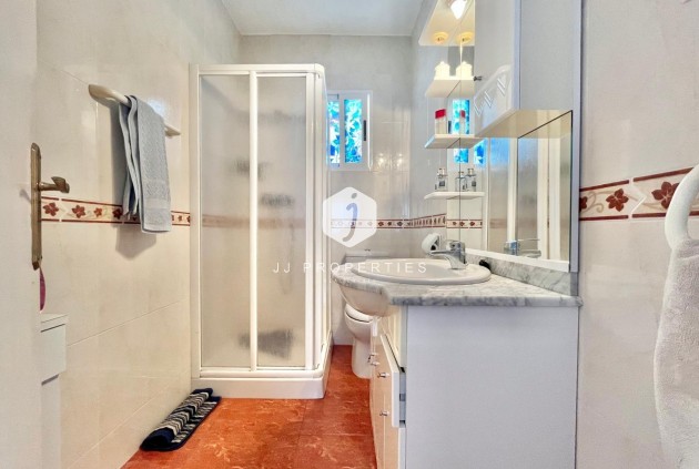 Tweedehands - Appartement / flat -
Torrevieja - Estacion de autobuses