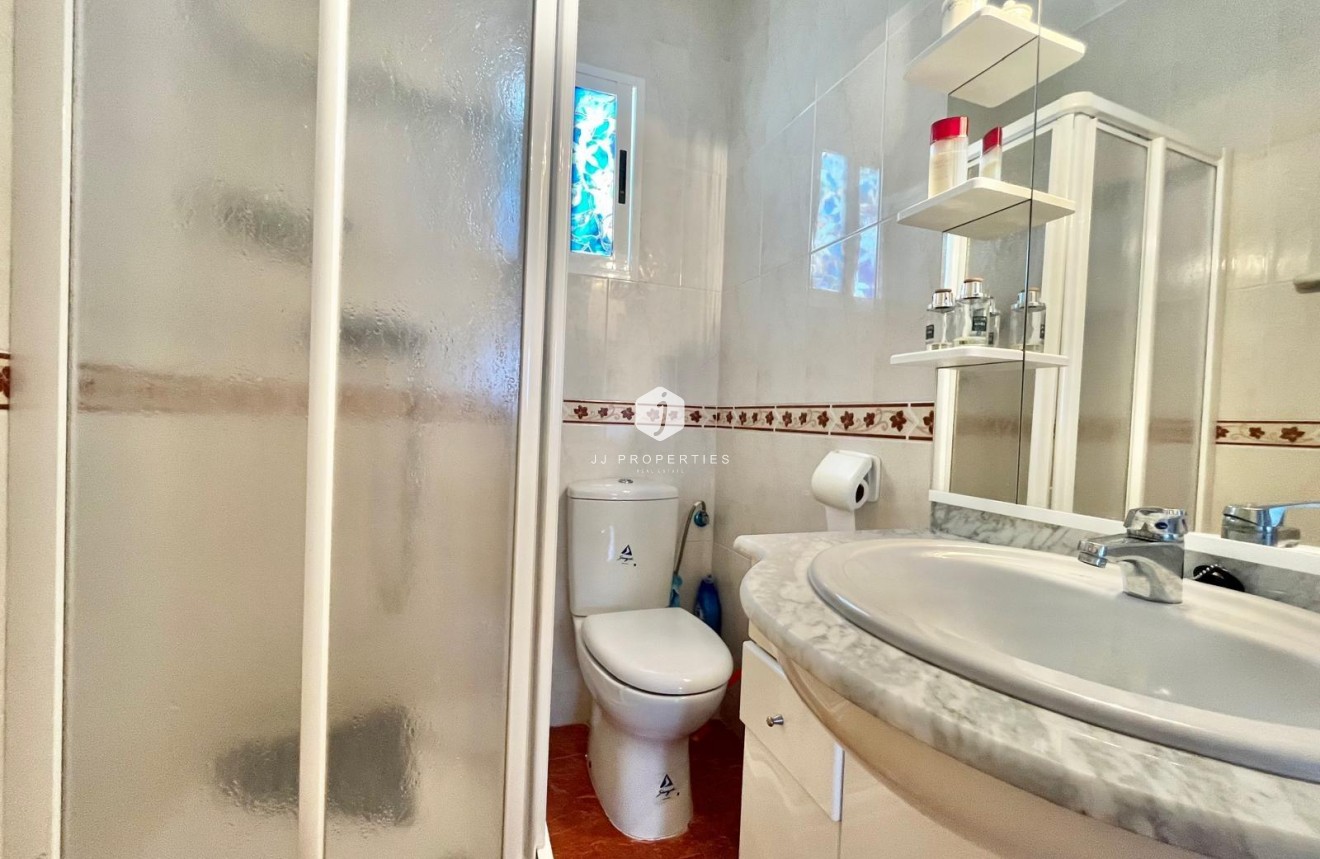 Tweedehands - Appartement / flat -
Torrevieja - Estacion de autobuses