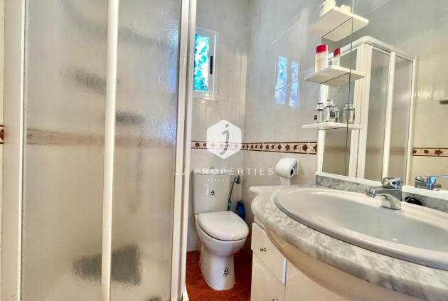 Tweedehands - Appartement / flat -
Torrevieja - Estacion de autobuses