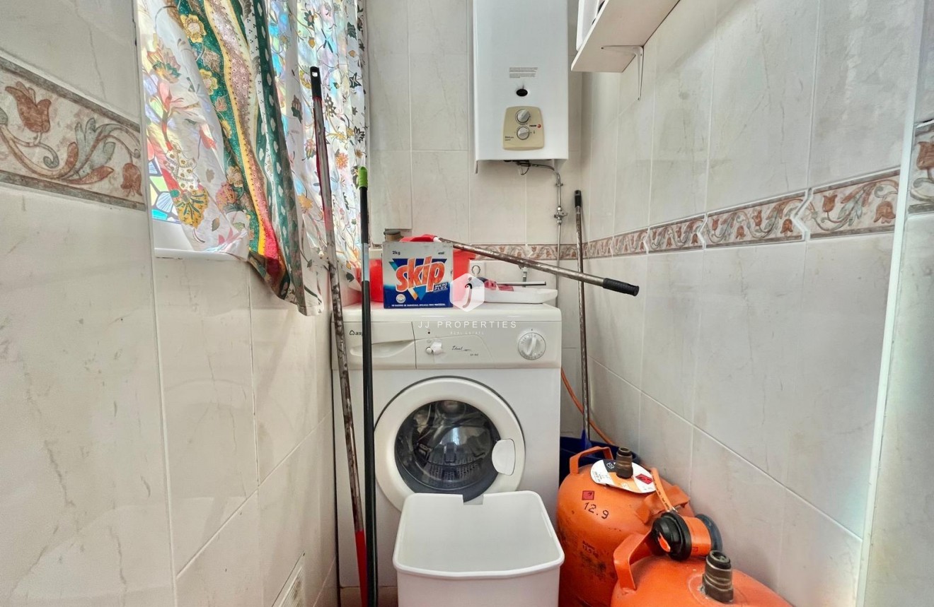 Tweedehands - Appartement / flat -
Torrevieja - Estacion de autobuses