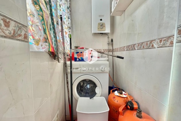 Tweedehands - Appartement / flat -
Torrevieja - Estacion de autobuses