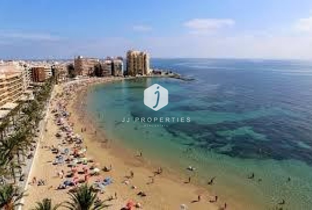 Tweedehands - Appartement / flat -
Torrevieja - Estacion de autobuses
