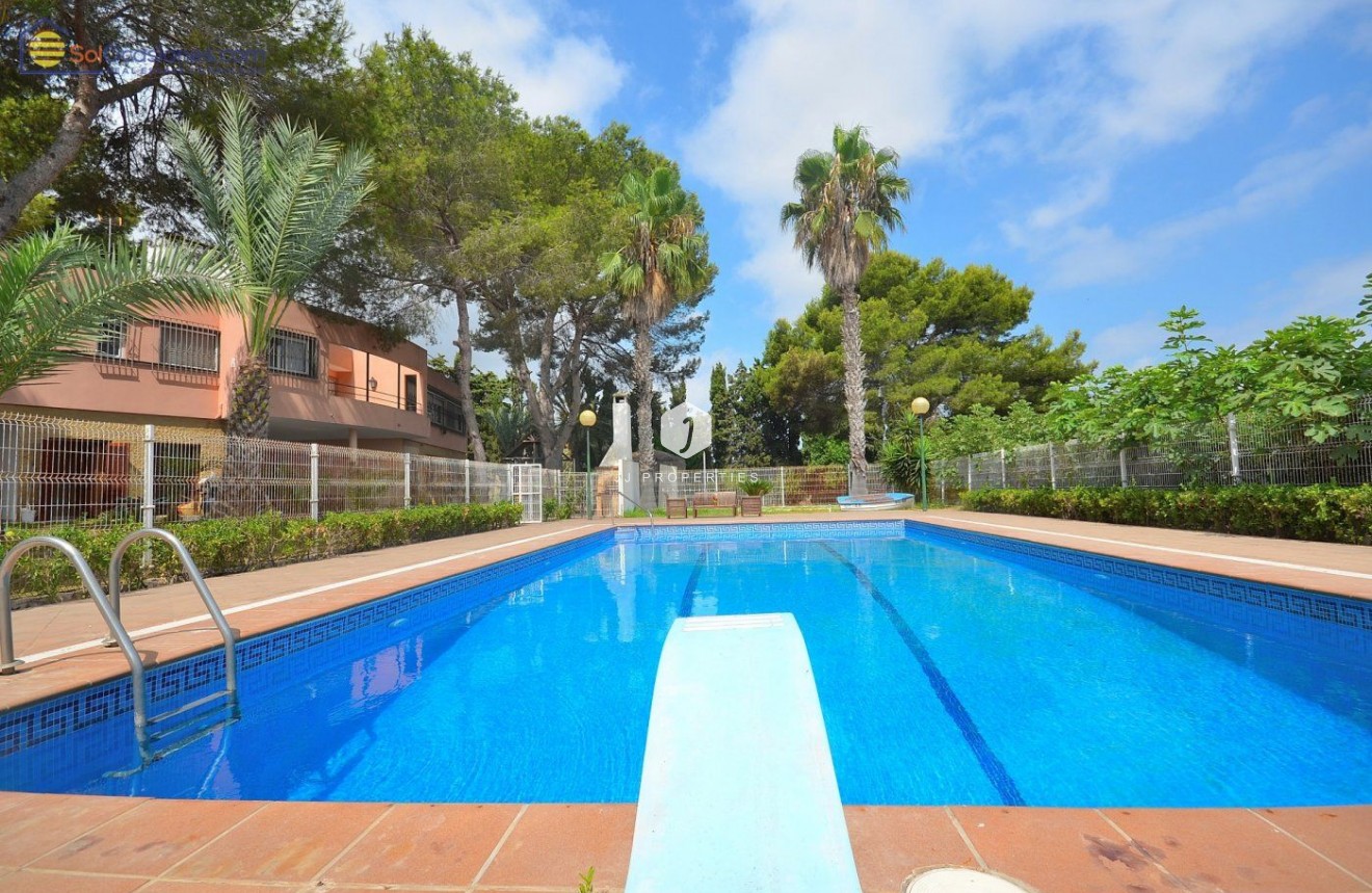 Tweedehands - Villa -
Torrevieja - Los Balcones