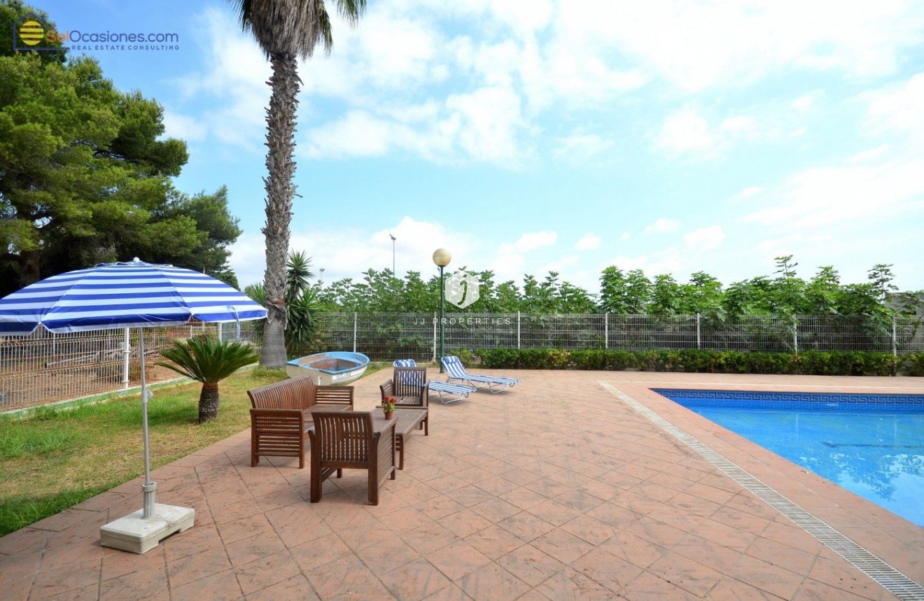 Tweedehands - Villa -
Torrevieja - Los Balcones