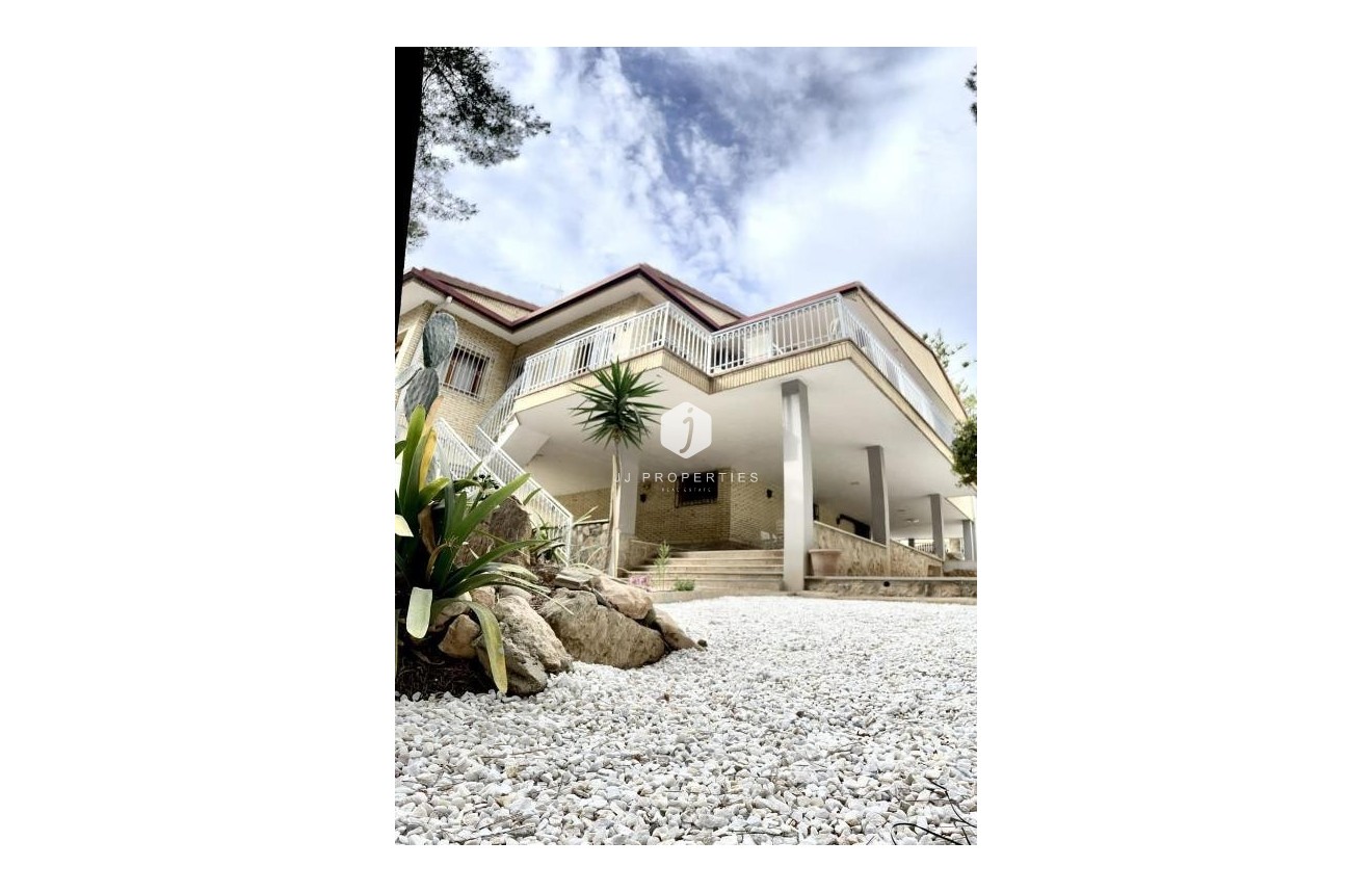 Tweedehands - Villa -
Orihuela Costa - Campoamor