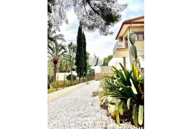 Tweedehands - Villa -
Orihuela Costa - Campoamor