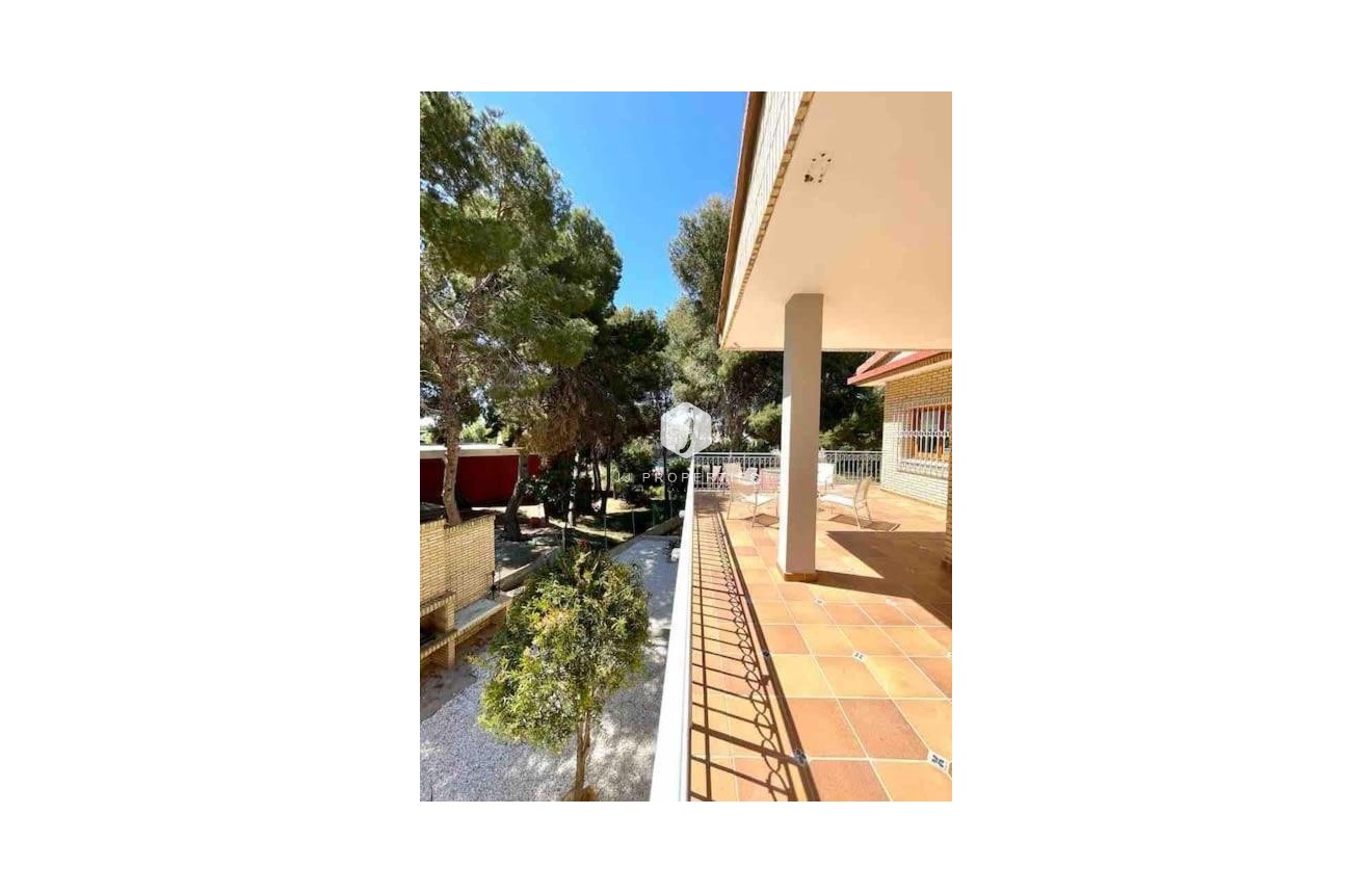 Tweedehands - Villa -
Orihuela Costa - Campoamor